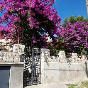 https://apartment-rosemari.primorje-gorskikotar.com